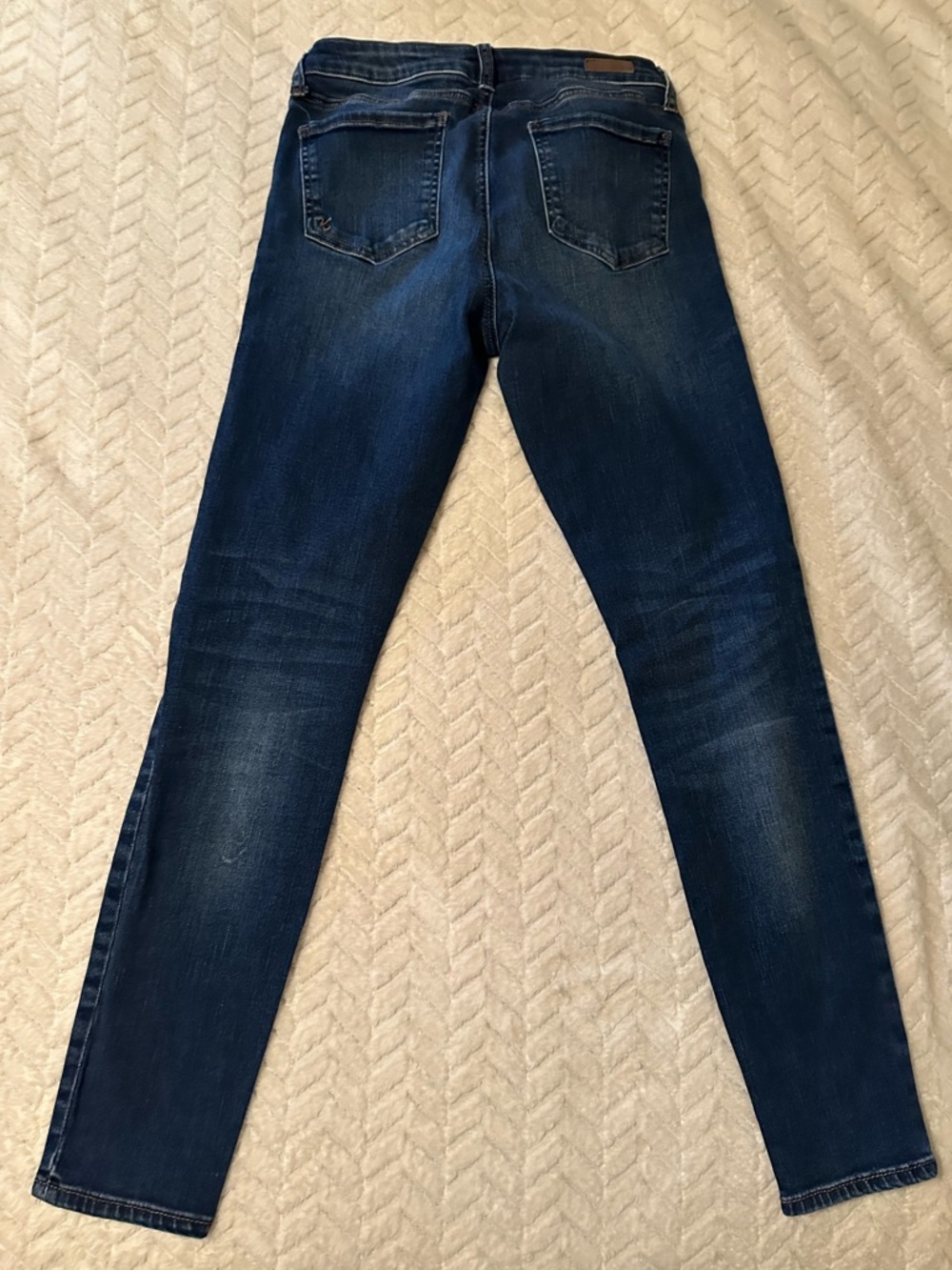 Kut from the Kloth Dark Blue Skinny Jeans Size 8s